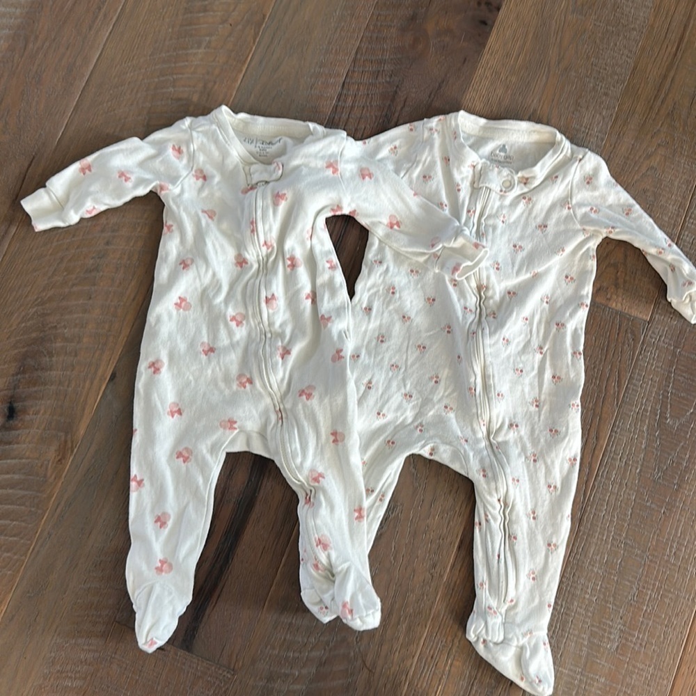 GAP Disney baby - lot of 2 footie pajamas - one Disney print Minnie, one floral - Picture 1 of 4